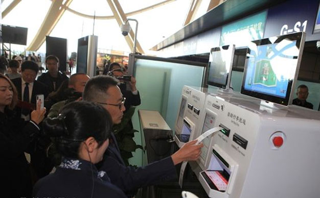 昆明搬家貨運昆明長水國際機場自助行李托運設備正式啟用.jpg 昆明搬家貨運昆明長水國際機場自助行李托運設備正式啟用.jpg